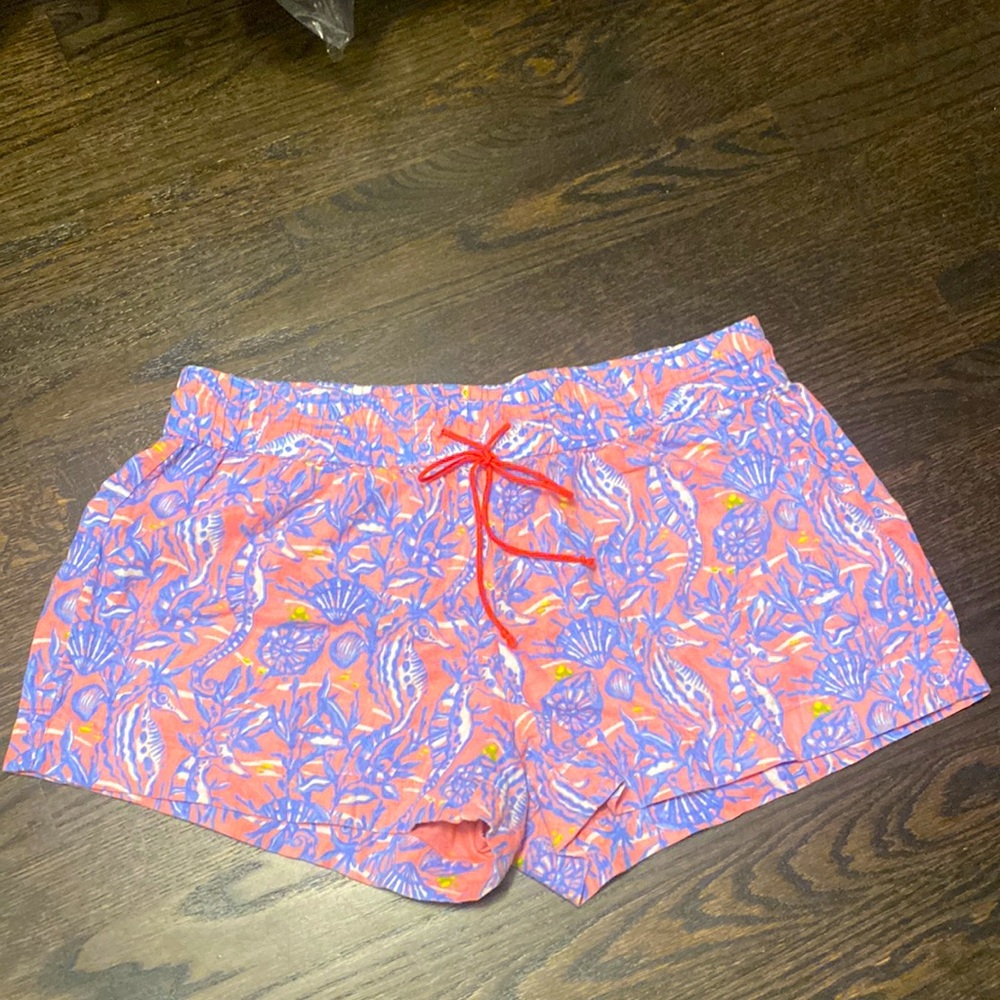 Vineyard Vines printed short.  Seashells and seahorses.